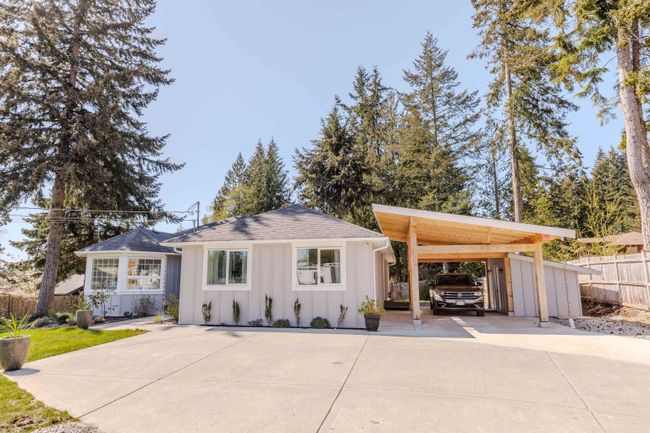 545 King Road, House other with 3 bedrooms, 2 bathrooms and 4 parking in Gibsons BC | Image 3