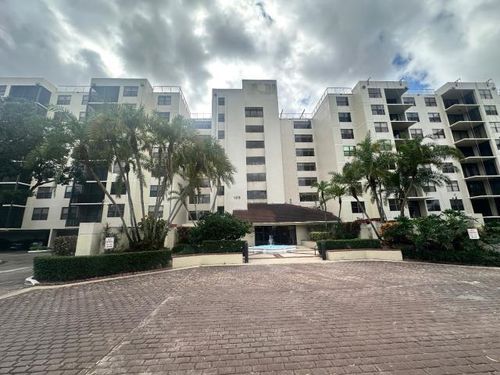 810-105 Lake Emerald Dr, Oakland Park, FL, 33309-6202 | Card Image