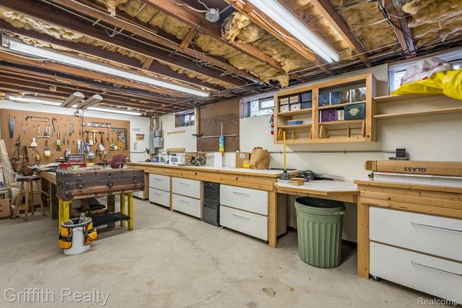 dedicated space for the hobbyist woodshop | Image 35