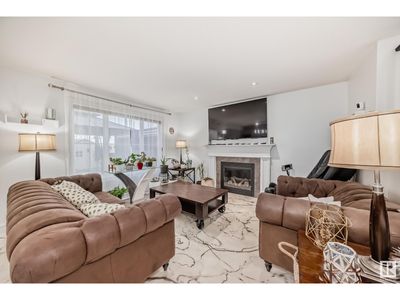 5823 12 Ave Sw, House other with 7 bedrooms, 4 bathrooms and null parking in Edmonton AB | Image 2