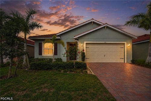 3944 Crosswater Dr, NORTH FORT MYERS, FL, 33917-7871 | Card Image