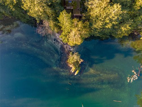 5734 Canal Rd, Pender Island, BC, V0N2M1 | Card Image