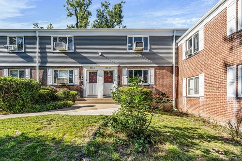 2-upper-226-29 Manor Rd, Queens Village, NY, 11427-2102 | Card Image