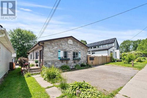 257 Ridge Rd S, Crystal Beach, ON, L0S1N0 | Card Image