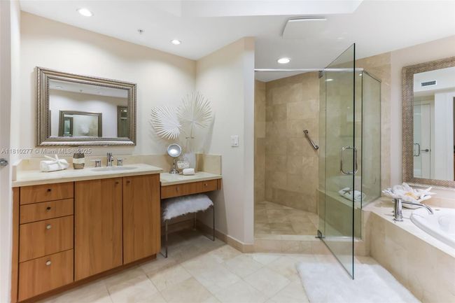 APT-508 - 1 N Ocean Blvd, Condo with 2 bedrooms, 2 bathrooms and null parking in Pompano Beach FL | Image 35