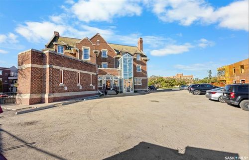 213-2445 Broad St, Regina, SK, S4P0C7 | Card Image