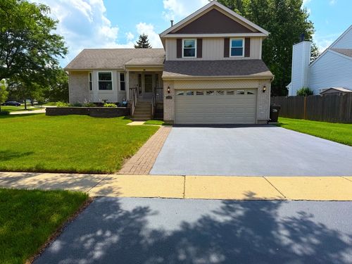 1176 Westport Rdg, Crystal Lake, IL, 60014-8987 | Card Image