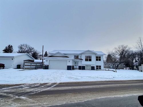 5209 57 Ave, Ponoka, AB, T4J1G6 | Card Image