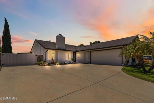 904 Silver Cloud St, Thousand Oaks, CA, 91360-1016 | Card Image
