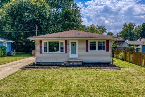 2876 Farmdale Rd, Akron, OH, 44312-3453 | Card Image