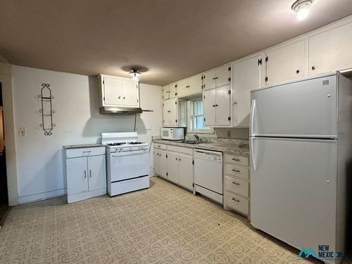 112 S. Olive, Carlsbad, NM, 88220 | Card Image