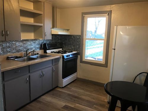 b-16 W Thatcher St, Edmond, OK, 73003-5267 | Card Image
