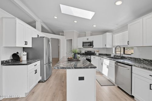 4081 E Rollins Rd, Tucson, AZ, 85739-8768 | Card Image