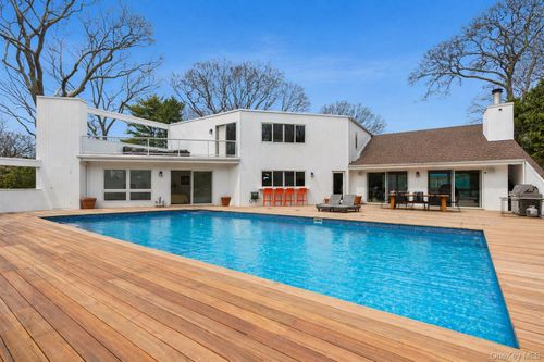 2 Acorn Path, East Quogue, NY, 11942-4713 | Card Image