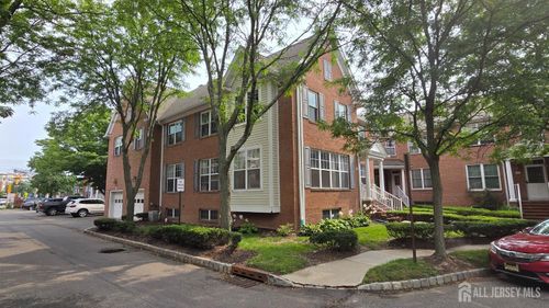 31 Franklin School Way, Metuchen, NJ, 08840-1854 | Card Image