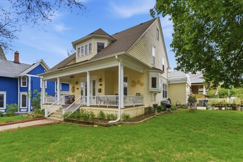 821 Larkin Ave, Elgin, IL, 60123-5235 | Card Image