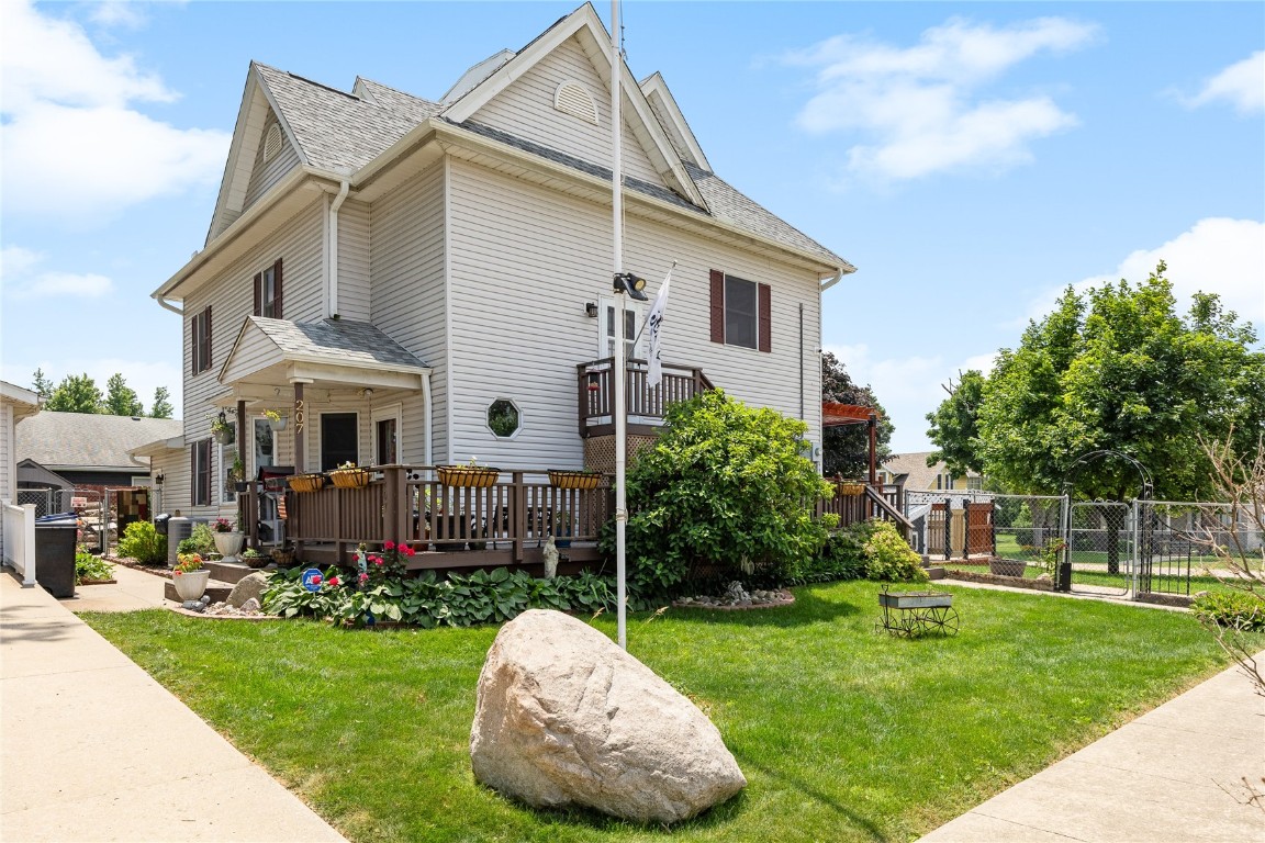 207 Benton Street Nw, For Sale in Blairstown Zoocasa