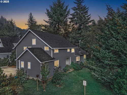 350 Combs Cir, Yachats, OR, 97498-8426 | Card Image