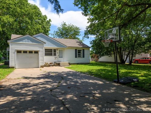 105 Brahma Ave, Dewey, OK, 74029-2711 | Card Image