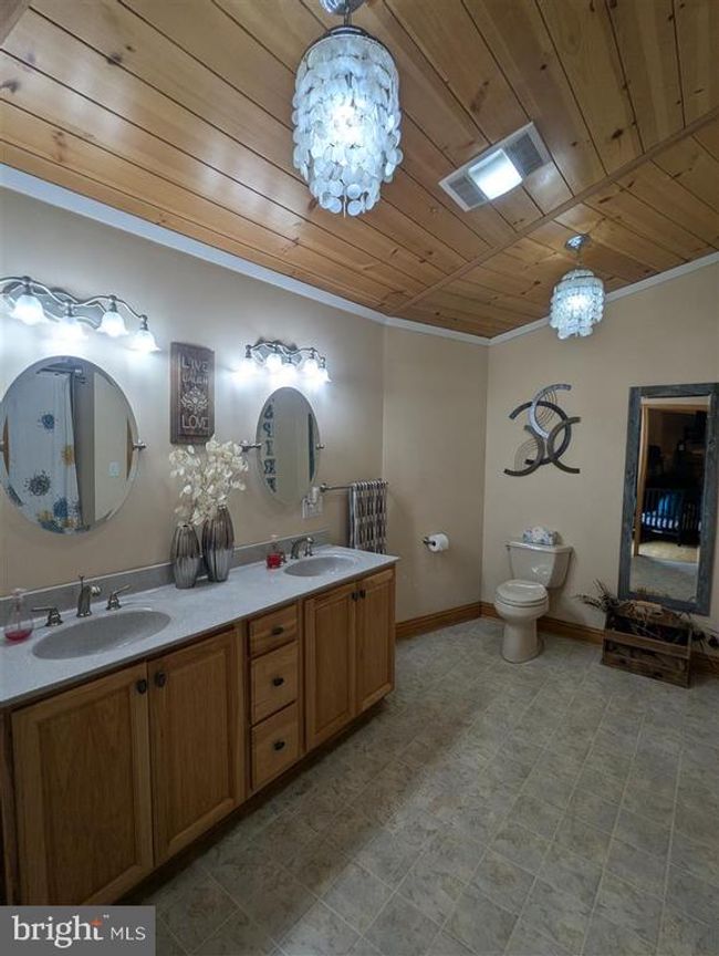 6072 Scuffletown Rd, House other with 3 bedrooms, 4 bathrooms and null parking in BARBOURSVILLE VA | Image 12
