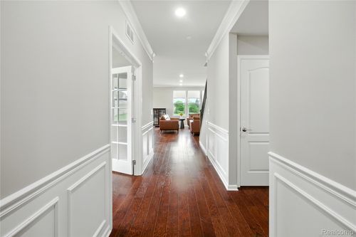 3215 Roslyn Dr, Ypsilanti, MI, 48197-4010 | Card Image