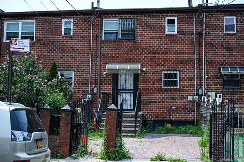 534 Warwick St, Brooklyn, NY, 11207-4443 | Card Image