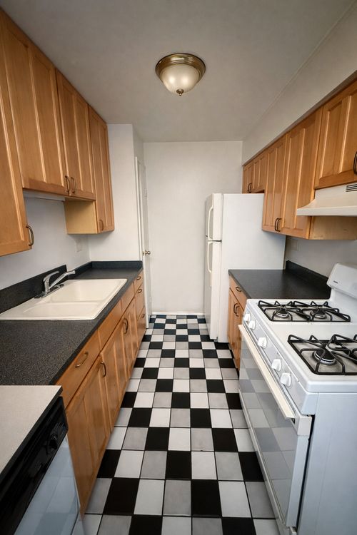 apt-303-740 Hill Dr, Hoffman Estates, IL, 60169-1452 | Card Image