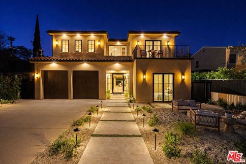 14273 Greenleaf St, Sherman Oaks, CA, 91423-4011 | Card Image