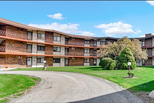 apt-144-2306 Holiday Ter, Lansing, IL, 60438-1678 | Card Image
