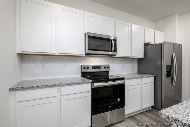 812 Haley Ln, Home with 3 bedrooms, 3 bathrooms and null parking in Jeffersonville IN | Image 14