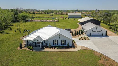 9911 Scoggins Rd, Bentonville, AR, 72713-7648 | Card Image