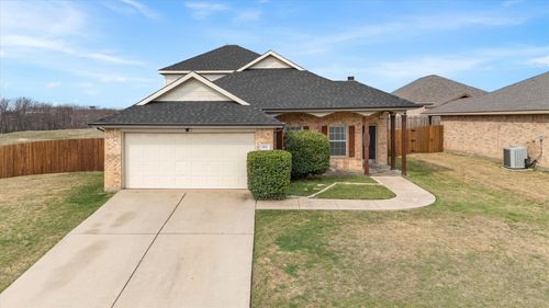 4001 Park Ln, Sanger, TX, 76266-5757 | Card Image