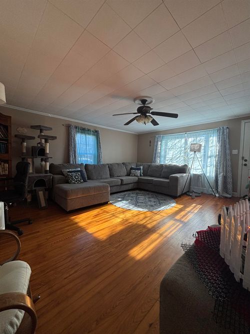 715 Union St, Gaffney, SC, 29340-3740 | Card Image