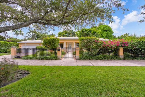 6605 Maynada St, Coral Gables, FL, 33146-3321 | Card Image