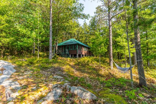 13055 Little Hawk South Shore, Haliburton, ON, K0M1S0 | Card Image
