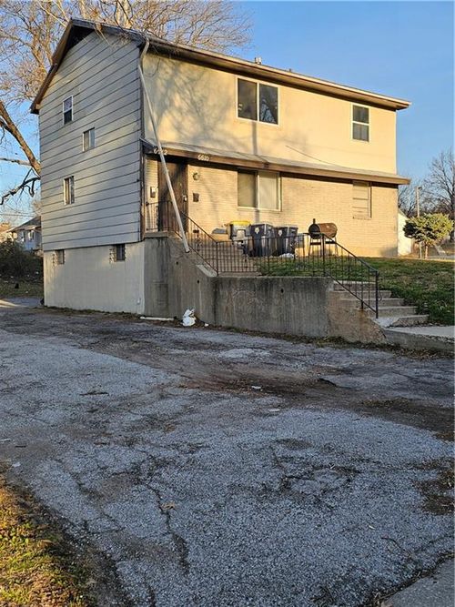 6612-6610-6612 Askew Ave, Kansas City, MO, 64132-1239 | Card Image