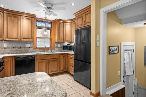 520 N Tonica St, Mason City, IL, 62664-1163 | Card Image