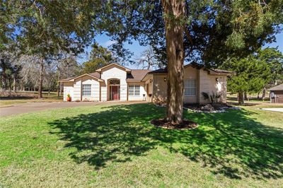 410 Pinehurst Court, House other with 3 bedrooms, 2 bathrooms and null parking in New Ulm TX | Image 2