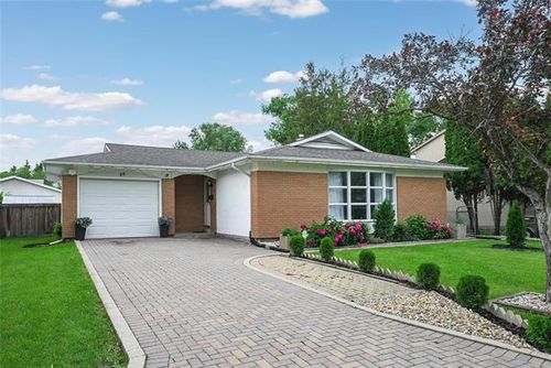 88 Wadham Bay, Winnipeg, MB, R3T3K3 | Card Image