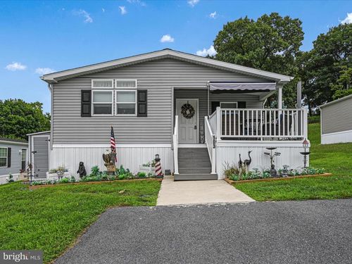 503 Elm Ave, Hamburg, PA, 19526-8235 | Card Image
