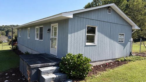 634 Currin Valley Rd, Marion, VA, 24354-4066 | Card Image