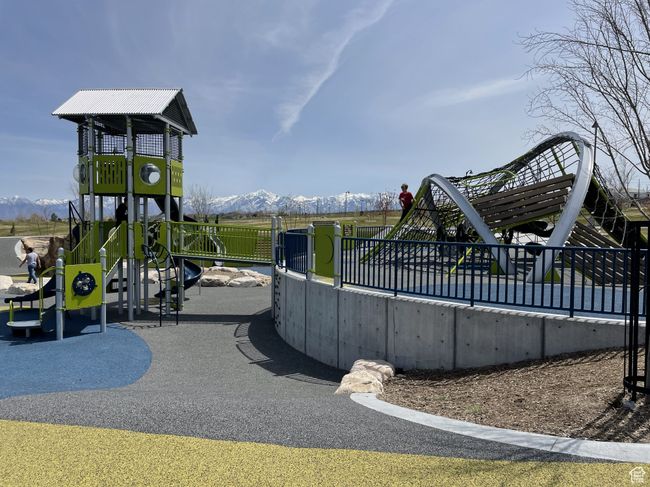 Minutes from Magna Recreational Park! | Image 41