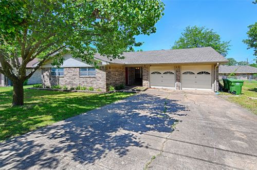 928 Maple St, Howe, TX, 75459-4526 | Card Image
