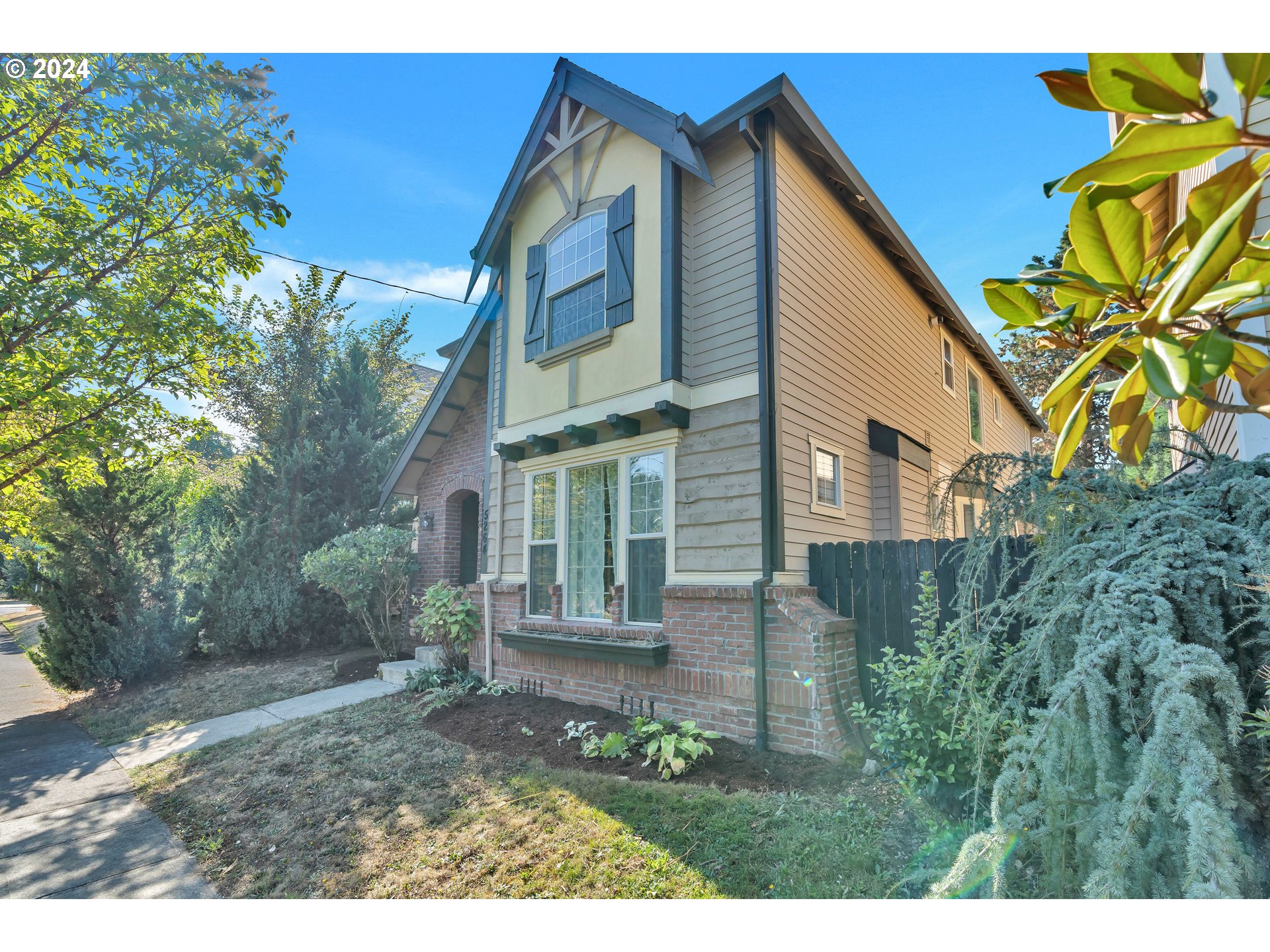 Depauw St, Portland, OR 97203