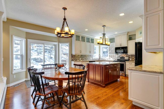 131 Patterson Drive Sw, House other with 5 bedrooms, 4 bathrooms and 4 parking in Calgary AB | Image 15