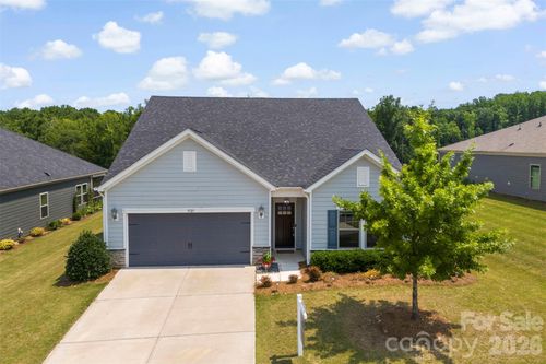 5727 Lavaux Ct, Charlotte, NC, 28214-8141 | Card Image