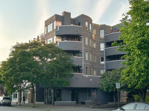 101-120 E 2nd St, North Vancouver, BC, V7L1C3 | Card Image