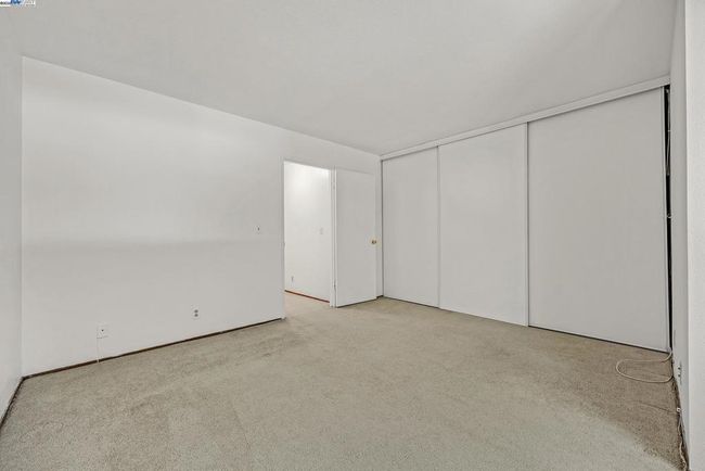 127 Temescal Cir, Townhouse with 2 bedrooms, 2 bathrooms and null parking in Emeryville CA | Image 22
