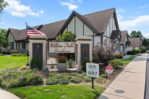 1891 Willow Circle Dr, Crest Hill, IL, 60403-2095 | Card Image
