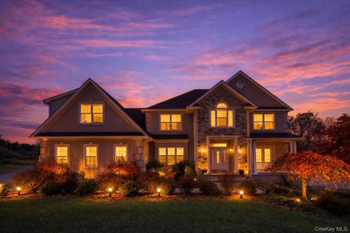 4 Camelback Rd, Chester, NY, 10918-4720 | Card Image